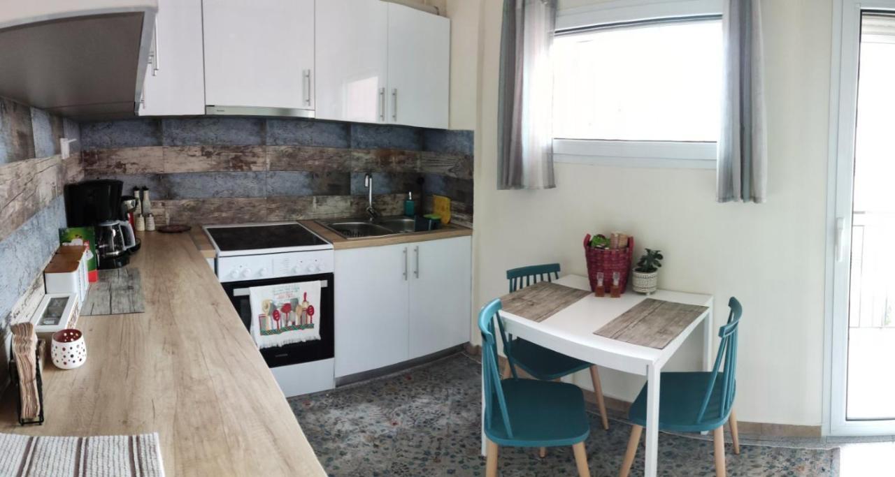Wood & White Apartment In Historic Center With 2 Bedrooms Ioannina Exterior foto