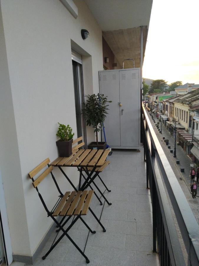 Wood & White Apartment In Historic Center With 2 Bedrooms Ioannina Exterior foto